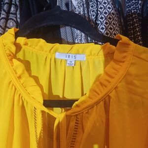 IRIS Women's Yellow Ruffled Top